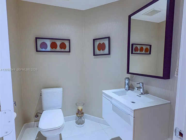 17111 Biscayne Blvd #1705 — Photo 17