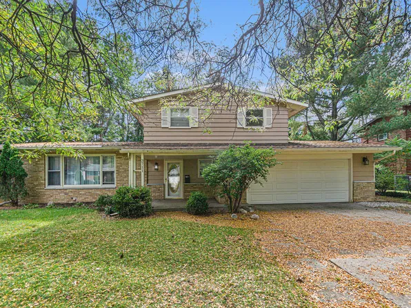 3711 Barrington Dr, Kalamazoo, MI 49006