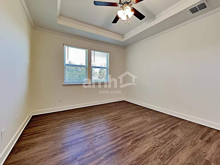 481 Sandstone Dr — Photo 10