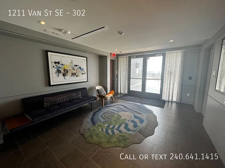 1211 Van St SE #302 — Photo 15