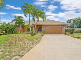 17 Hickory Hill Rd, Tequesta, FL 33469