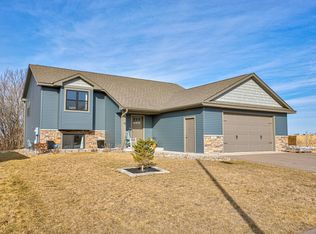 541 Prairie Rd, New Richmond, WI 54017