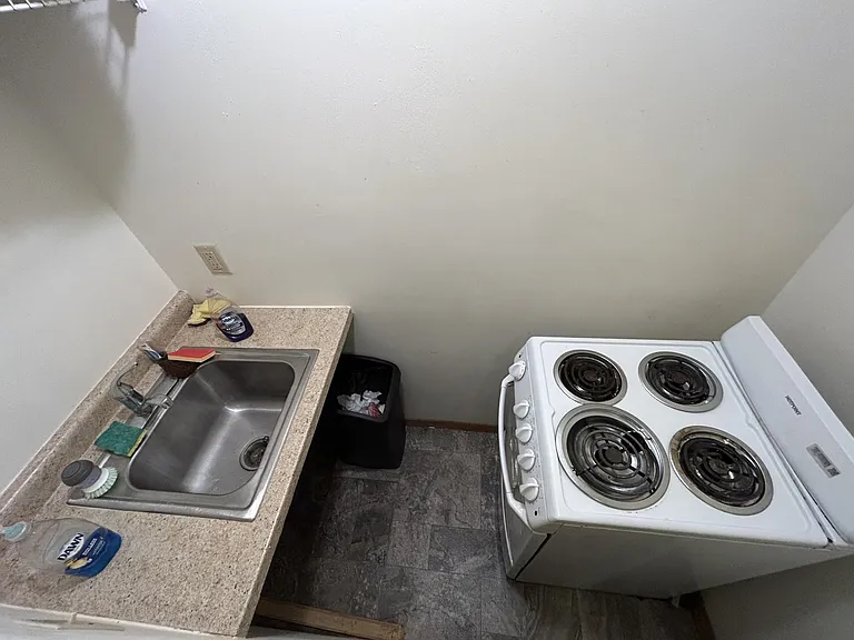 635 Howard Pl — Photo 24