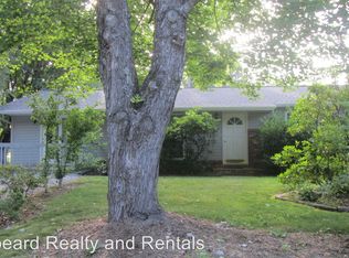 220 Flat Creek Rd, Black Mountain, NC 28711