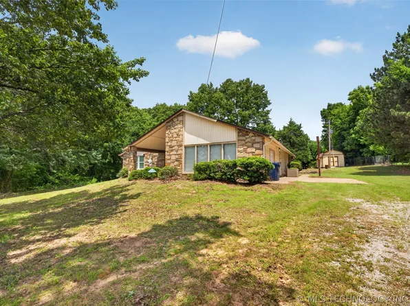 1259 N Peninsula Dr W, Cleveland, OK 74020