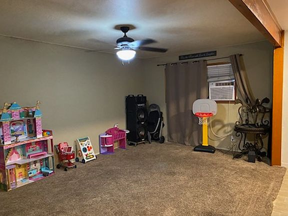 4th image of 10949 Hume Ave