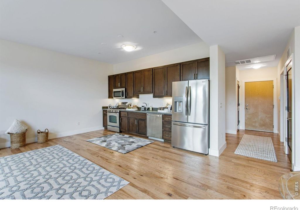 204 Maple Street #208