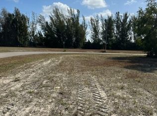 3626 NE 14th Place Cpe, Coral, FL 33909
