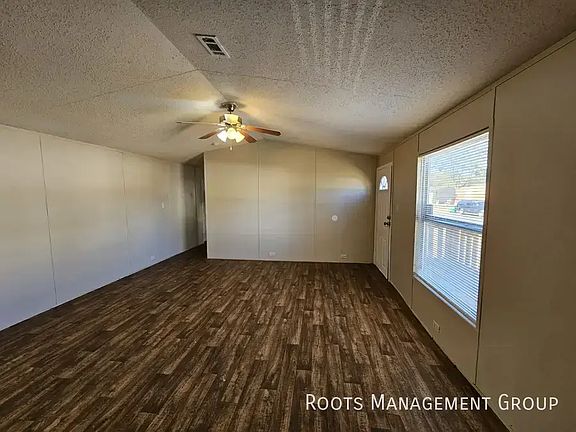 3rd image of 2710 Oakridge Dr #115