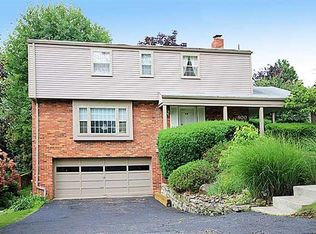 800 Hillaire Dr, Pittsburgh, PA 15243