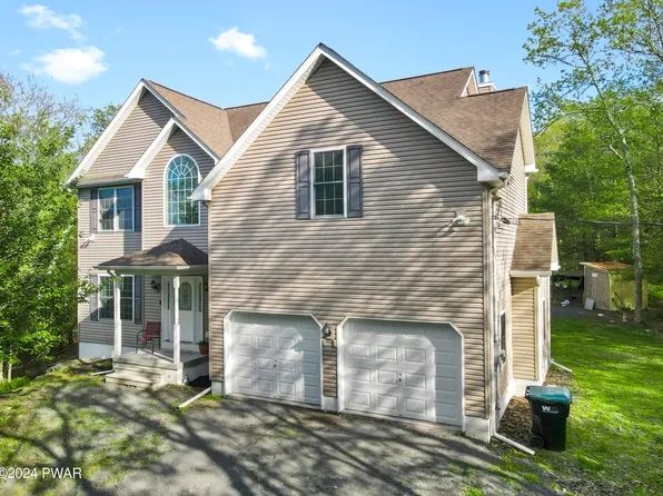 100 Teak Ln, Dingmans Ferry, PA 18328