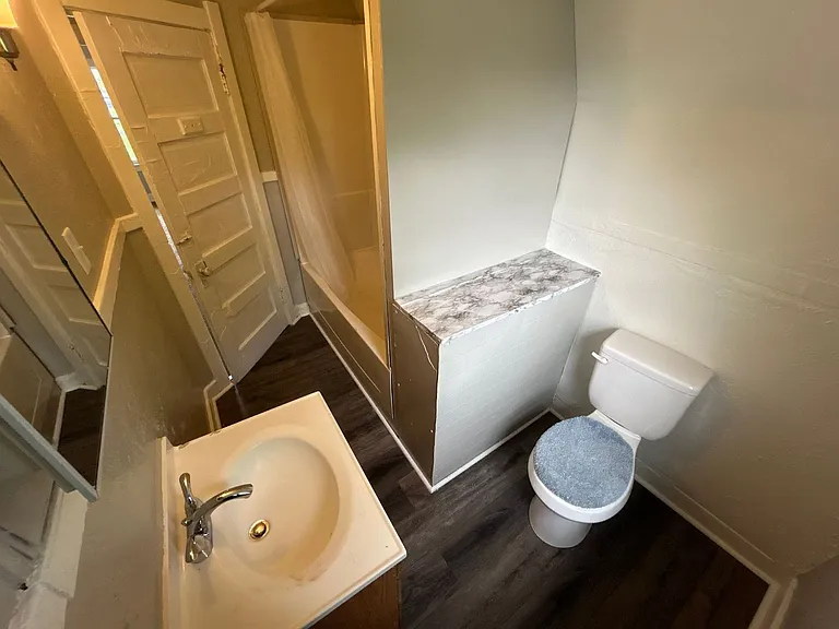948 White St — Photo 11