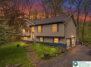 1197 Hunters Woods Dr, East Stroudsburg, PA 18301