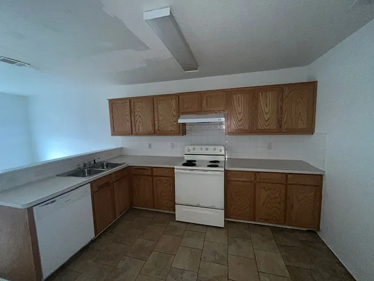 3303 Toledo Dr #C — Photo 7