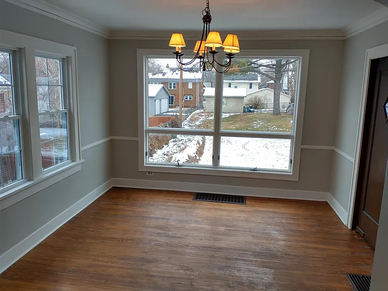 1612 W Riverview Ave — Photo 5