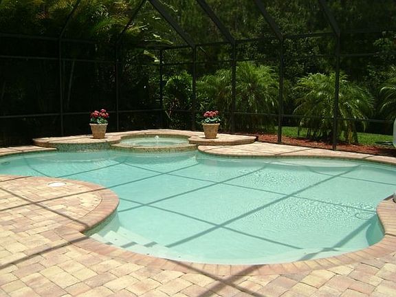 Heated Pool 