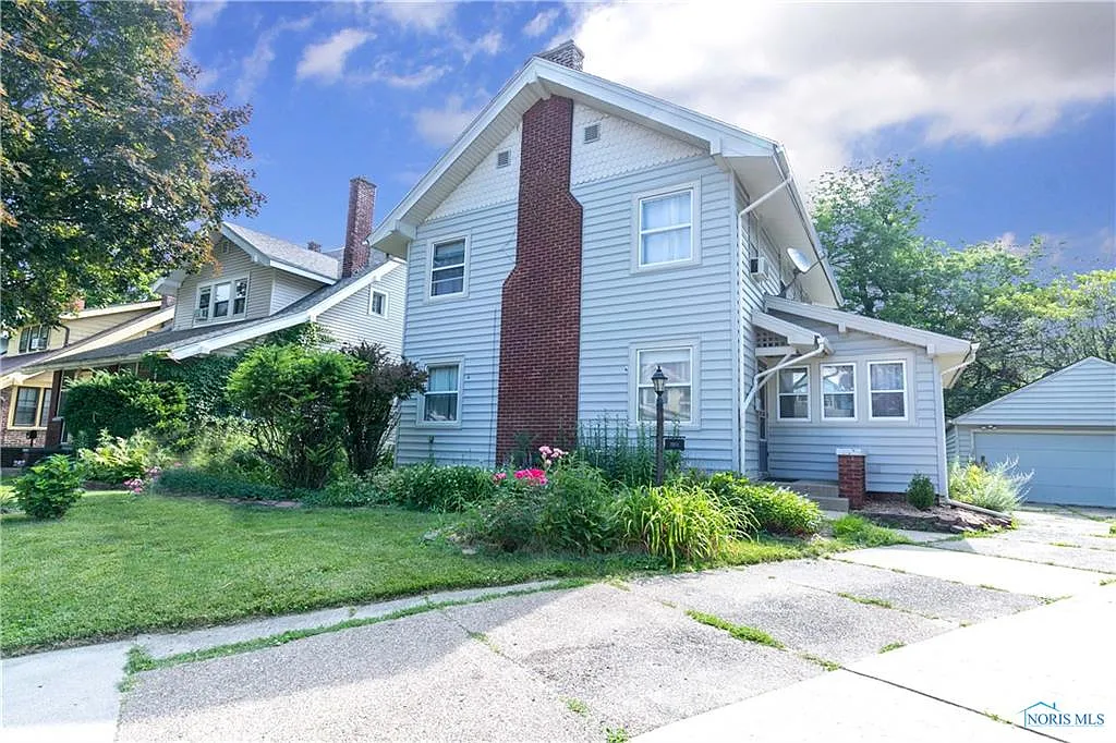 2914 Burnett Pl photo 1