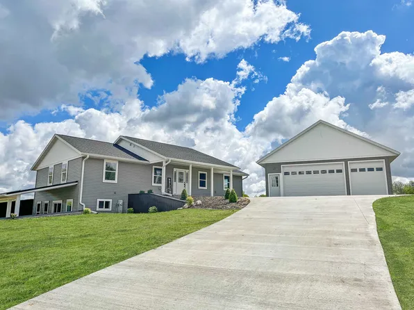 24-123 Wagon Wheel Dr, Lanark, IL 61046