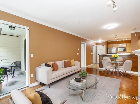 3625 Windcrest Dr #103, North Vancouver, BC V7G 2S6