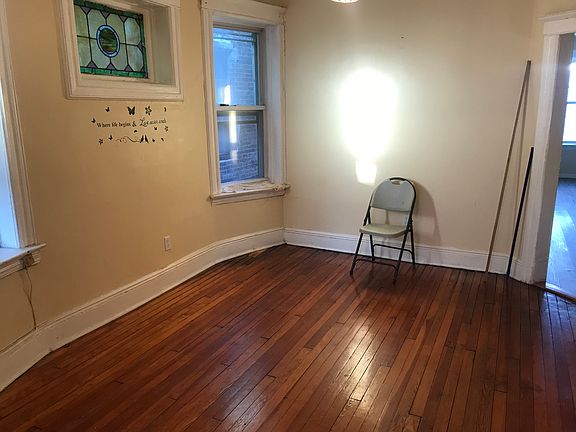 4th image of 40 Gardner Ave #2