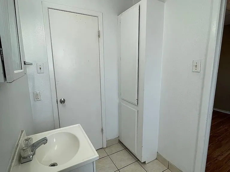 102 S Commonsway Dr #C — Photo 9