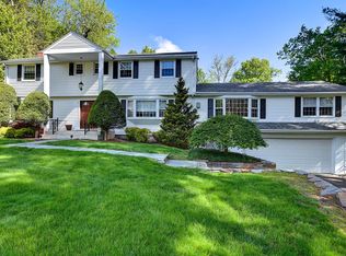 20 High Wood Rd, West Hartford, CT 06117