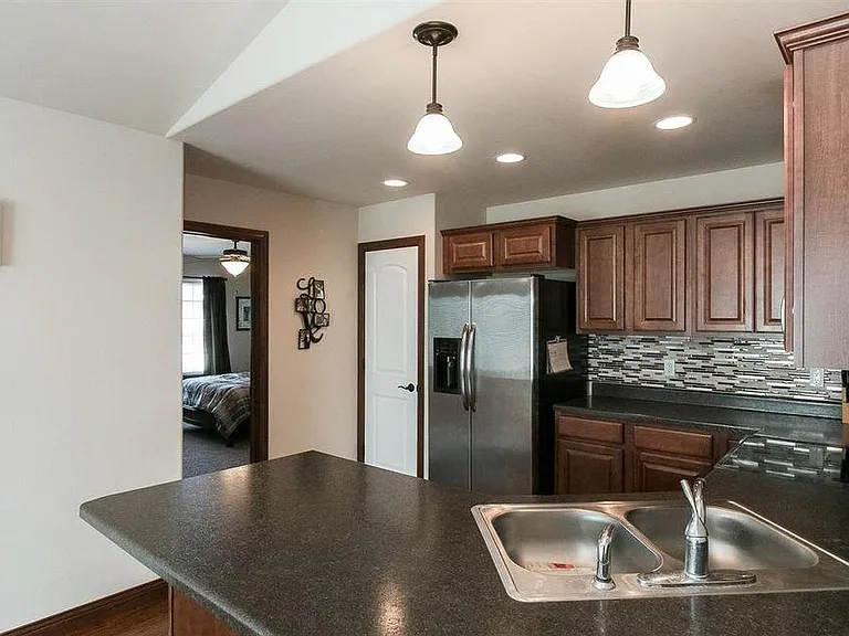 150 N Park Ridge Rd — Photo 6