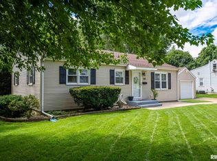 402 Jackson St, Washington, IL 61571