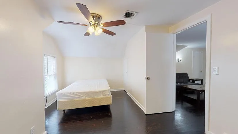 1 bed, 825 sqft, $1,400 — Photo 4