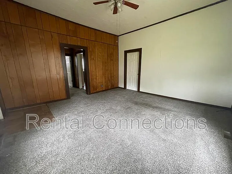 402 S Bentley St — Photo 10
