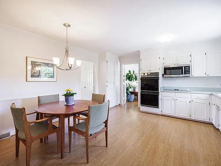 512 Devenger Rd — Photo 14