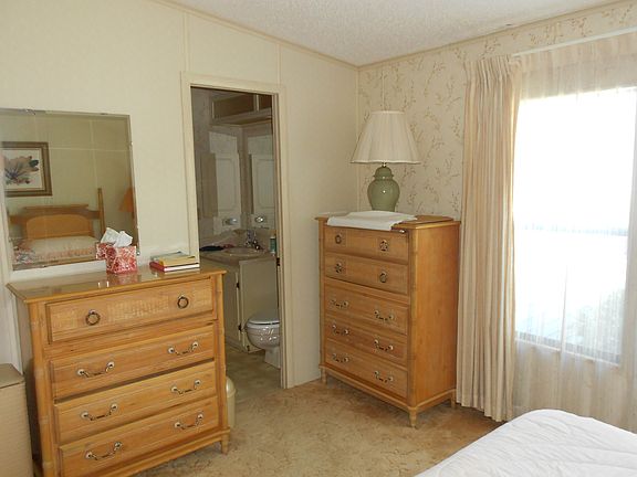 3rd image of 5637 Queensbury Blvd #43