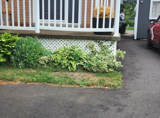 136 Sheldon Ave, Newmarket, ON L3Y 2V7