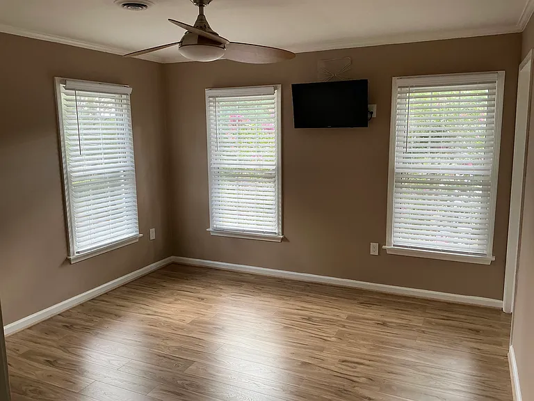 10400 Buena Vista Ave — Photo 17