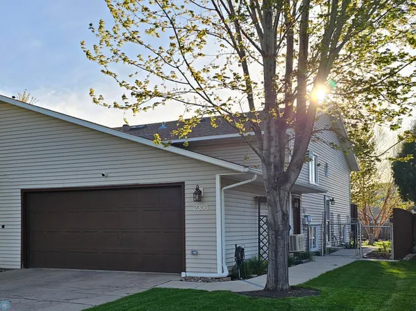 2306 26th St S, Fargo, ND 58103