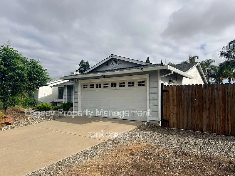 3 bed, 2.0 bath, 1587 sqft, $2,595 — Photo 2
