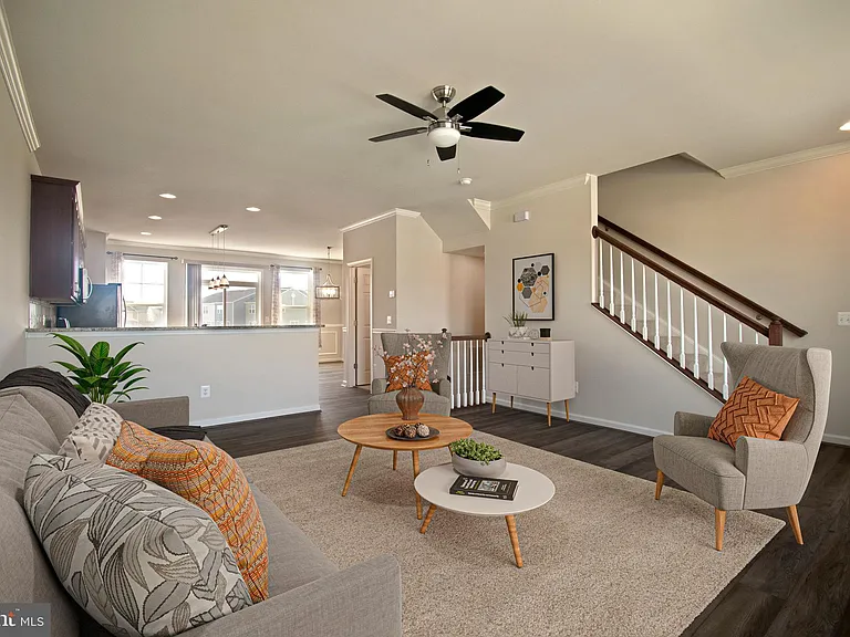 105 Gristmill Ct — Photo 2