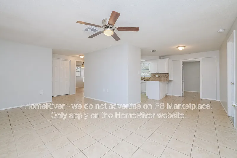 3 bed, 2.0 bath, 1083 sqft, $2,075 — Photo 3