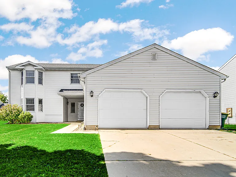 1315 Sturdy Rd — Photo 1