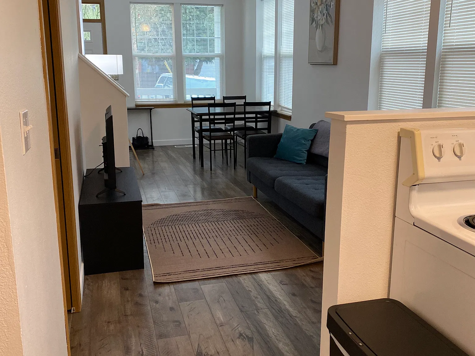 115 SE 8th Ave — Photo 4