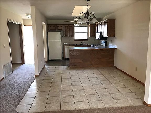 4th image of 412 N 37th St APT D
