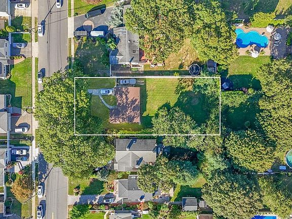 3rd image of 70 Farmers Avenue