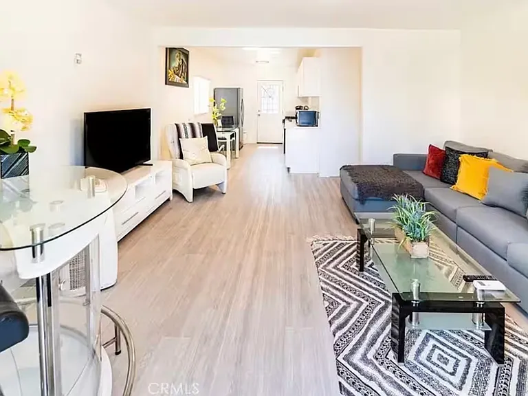 728 Vernon Ave — Photo 5