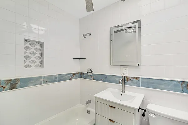 Bathroom, photo 1