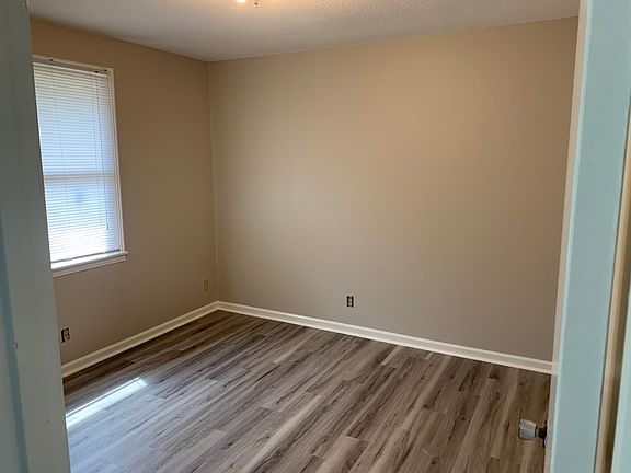 3rd image of 1912 Batts Ln #A