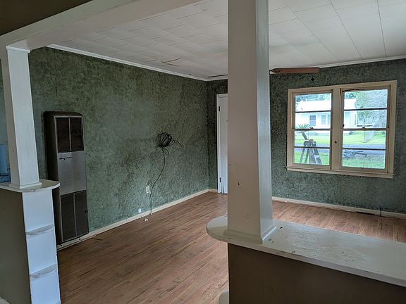 4th image of 1818 Clover St
