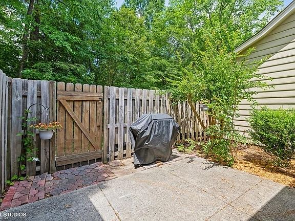 3rd image of 27 A Park Village Ln #A