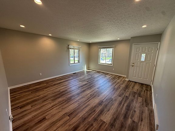 3rd image of 3584 Dinsmore Castle Dr