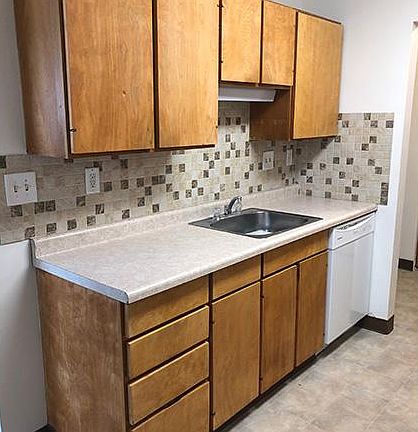 2nd image of 816 24th Ave S APT 2