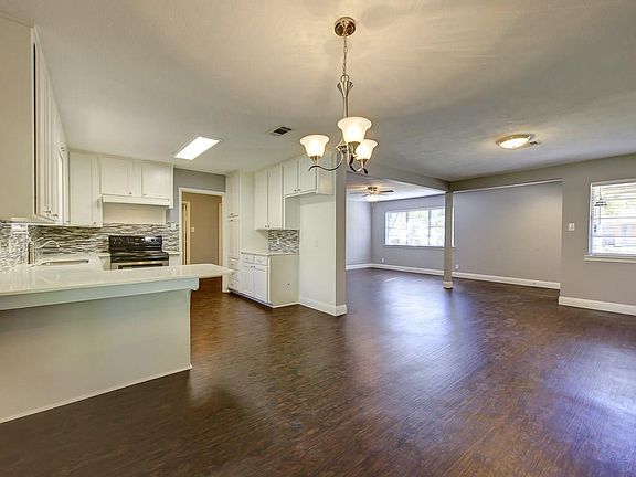 5th image of 7205 Marilyn Ln